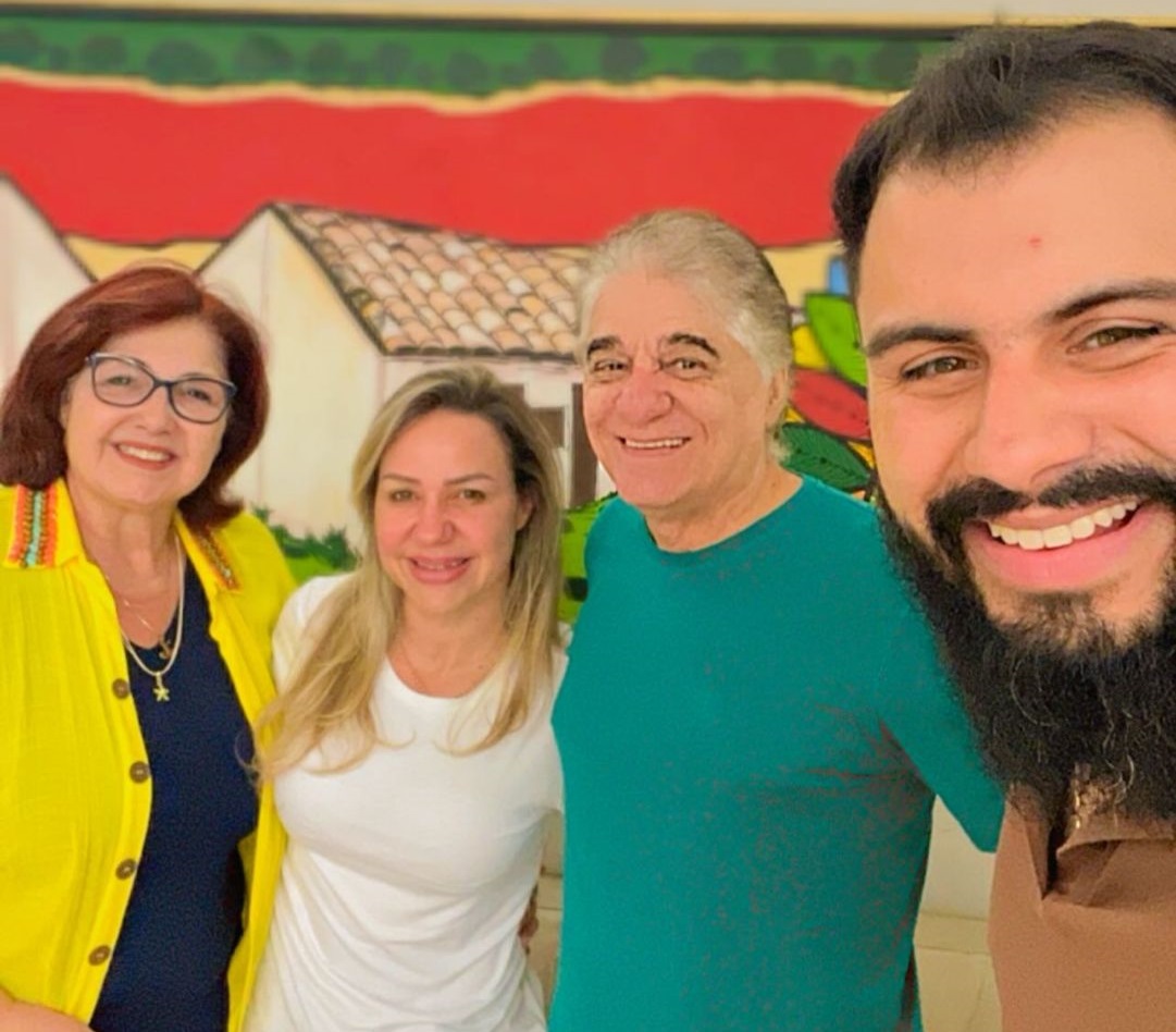 Para comemorar aniversário da igreja Visão Profética, pastores presenteiam mais de mil pessoas com apresentação do Grupo Voz da Verdade