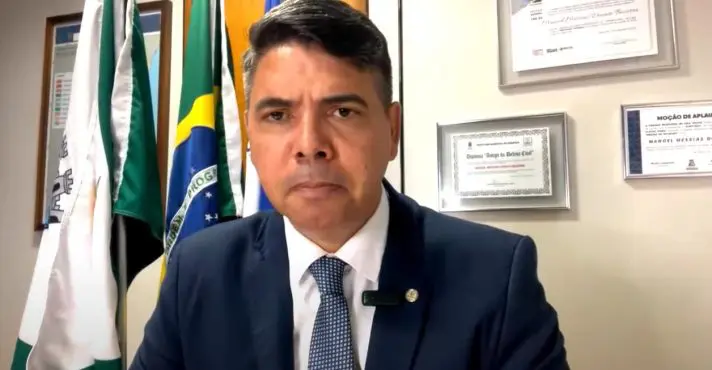 Deputado vai processar petista que o agrediu na Câmara