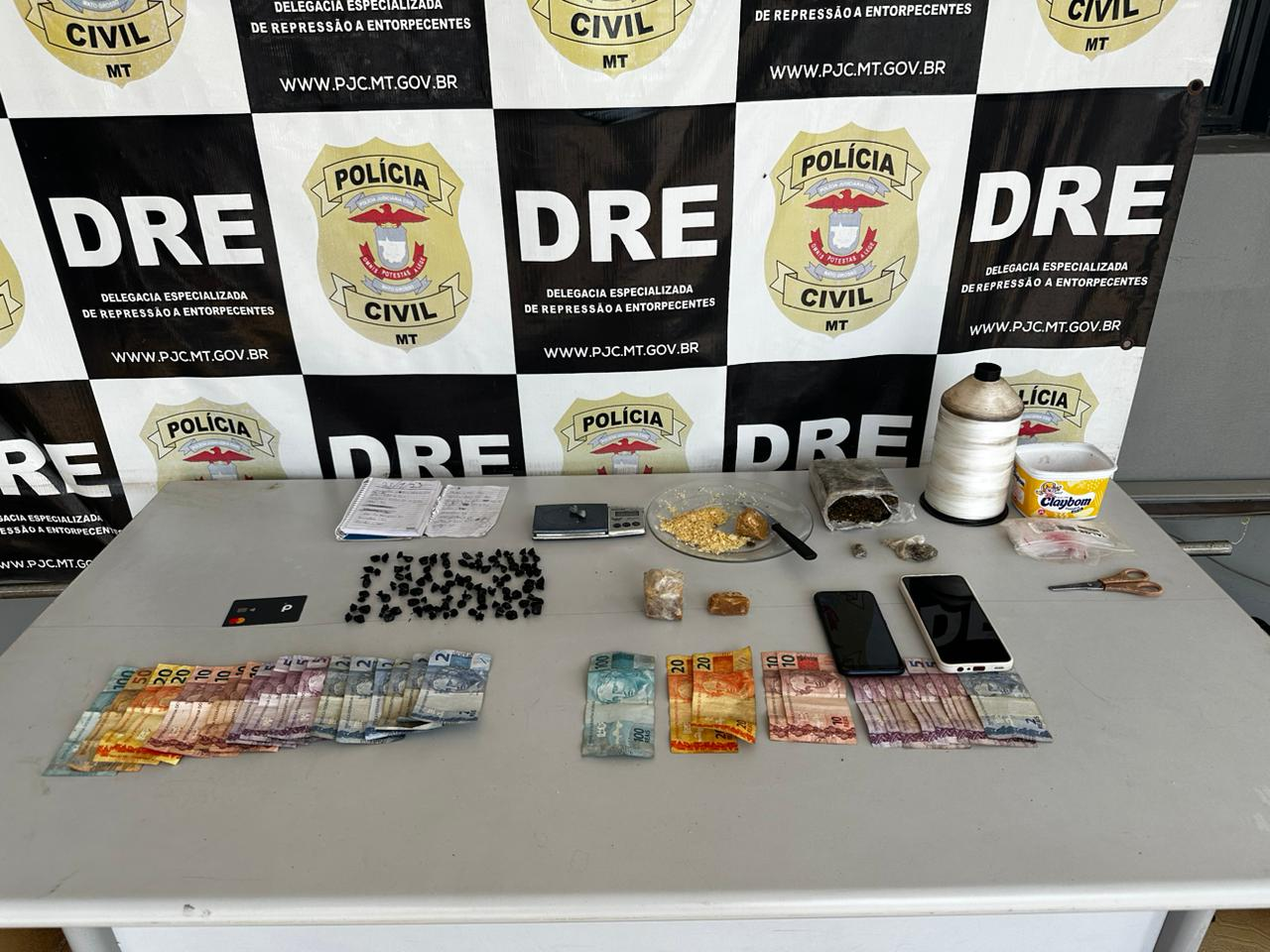 Polícia Civil prende dois homens e desarticula ponto de venda de droga em VG