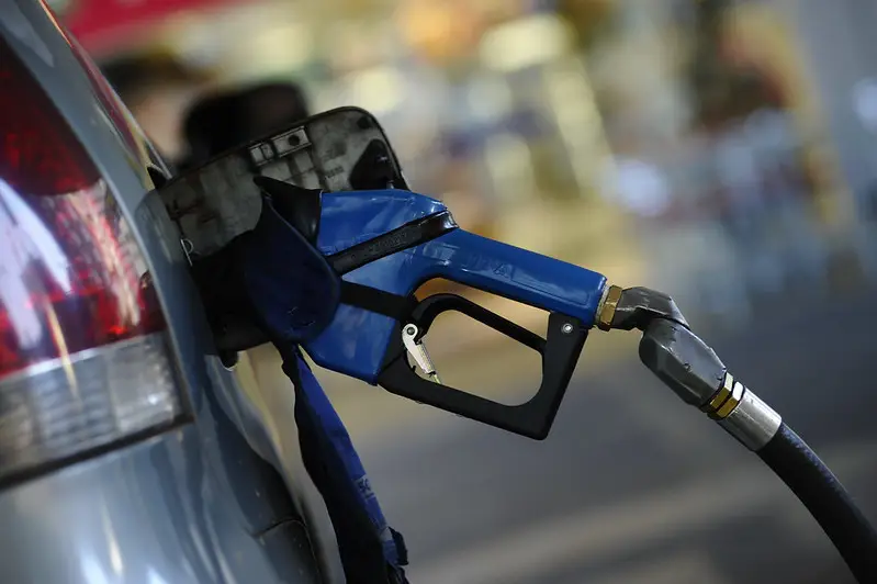 Botijão de gás, diesel e gasolina vão ficar mais caros nesta semana; confira os novos valores