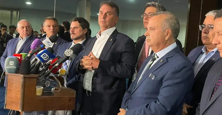 ‘Moraes, não nos meça pela sua régua’, diz Flávio Bolsonaro