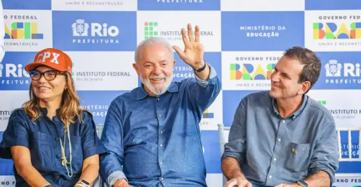 Lula confunde Eduardo Paes com Sérgio Cabral em evento no Rio