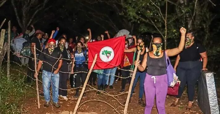 MST invade fazenda em Minas Gerais