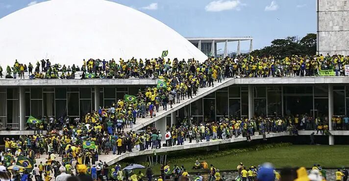 Estadão critica ‘abusos’ do STF e da PGR cometidos em nome da democracia 