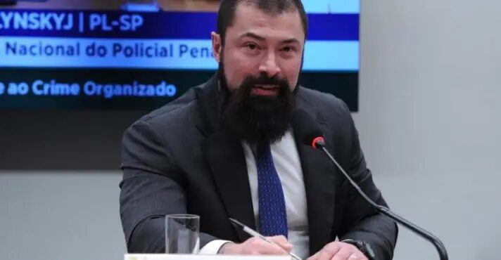 Deputado denuncia Guilherme Boulos à PGR por causa de postagem que compara Jesus a bandido