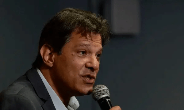 TSE mantém multa contra Haddad por propaganda irregular