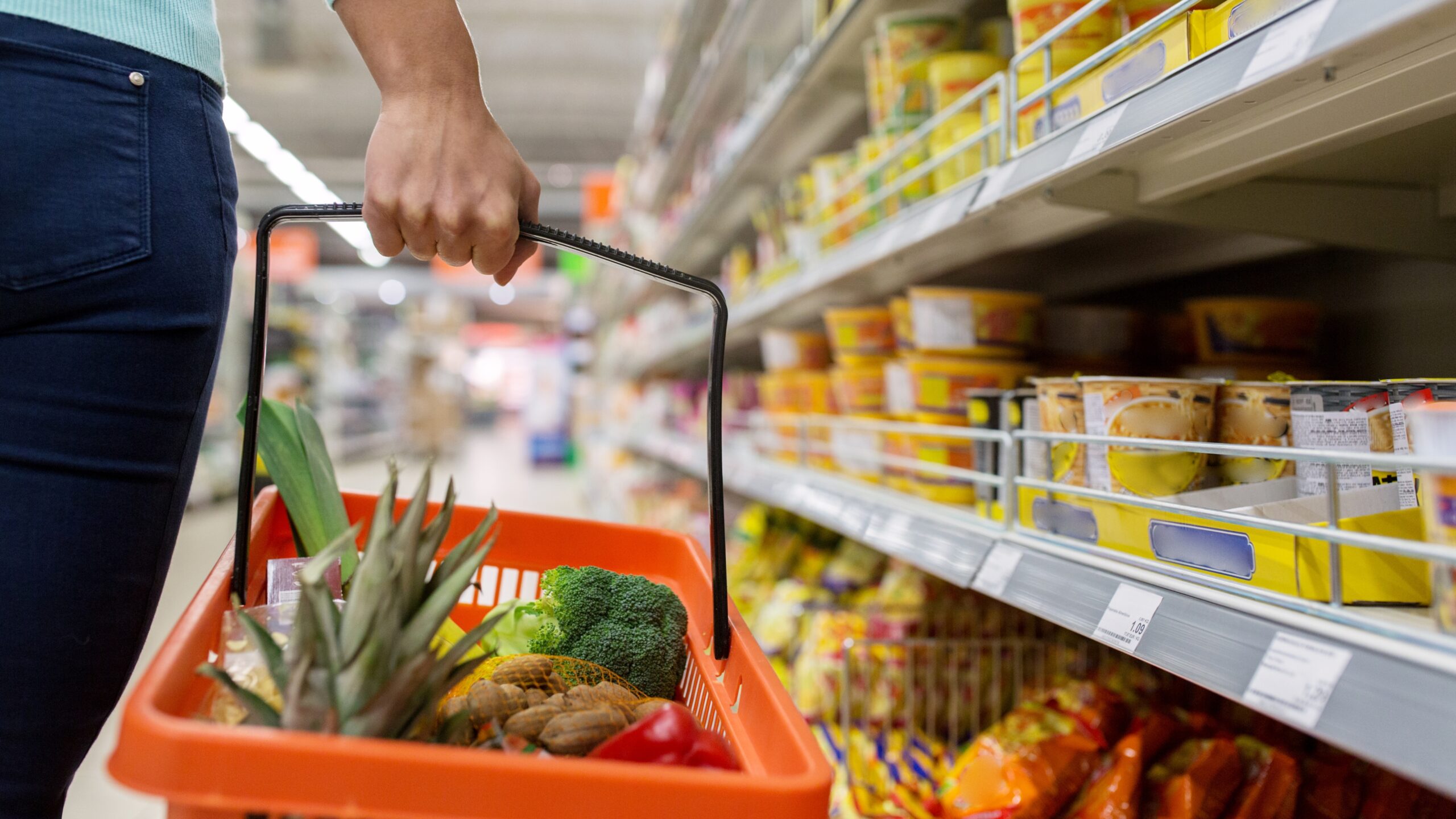 Alimentos podem subir até 7,5% em 2024, acima da inflação