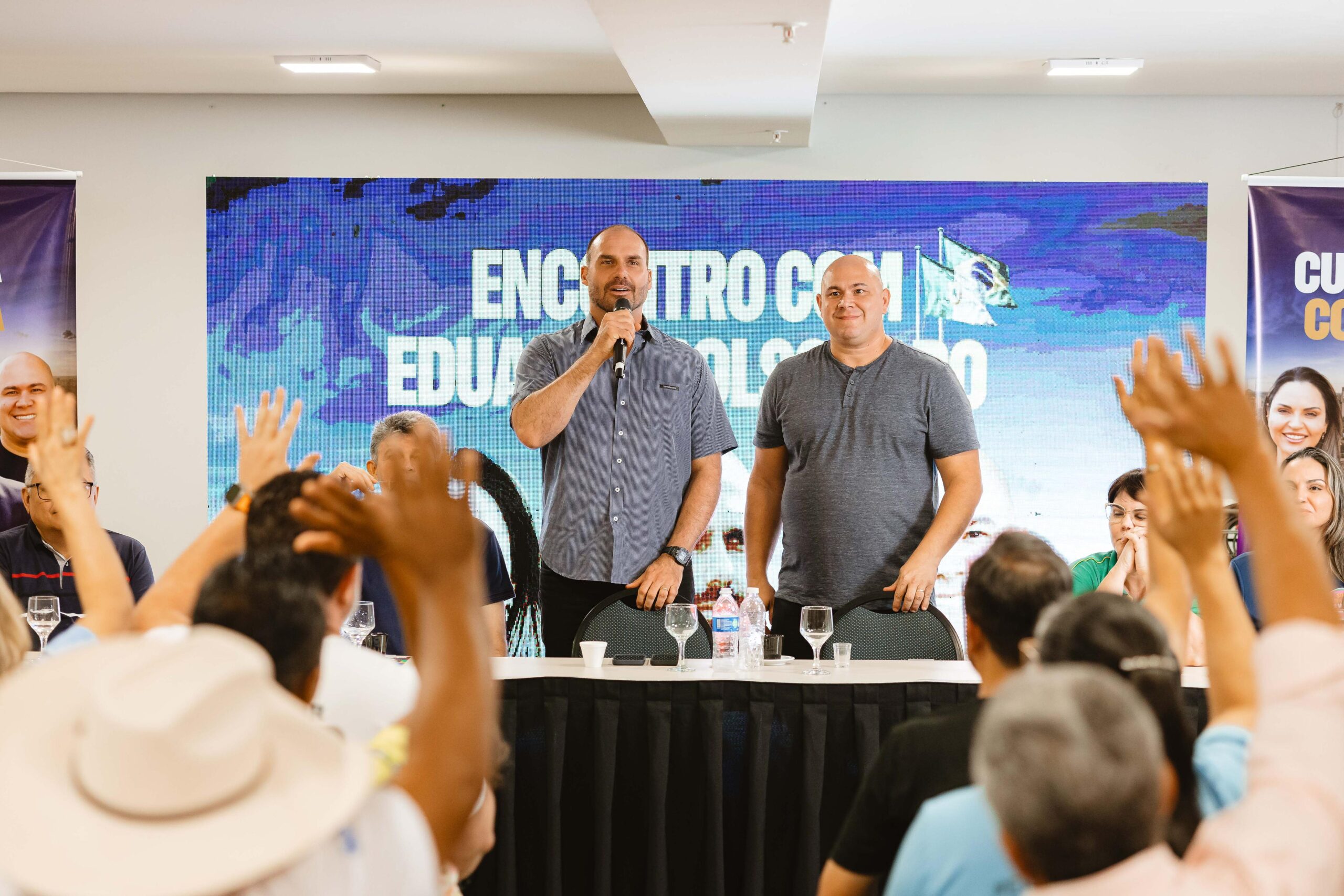 Com Eduardo Bolsonaro Abilio diz que vai comer baguncinha com Mauro Mendes após segundo turno