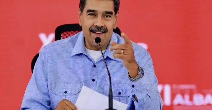 Nicolás Maduro apoia decisão do STF de suspender o Twitter/X no Brasil