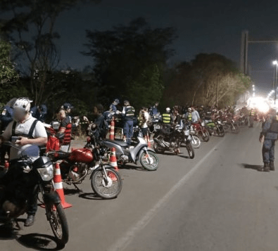 Blitz da lei seca prende 3 motociclistas bêbados em VG