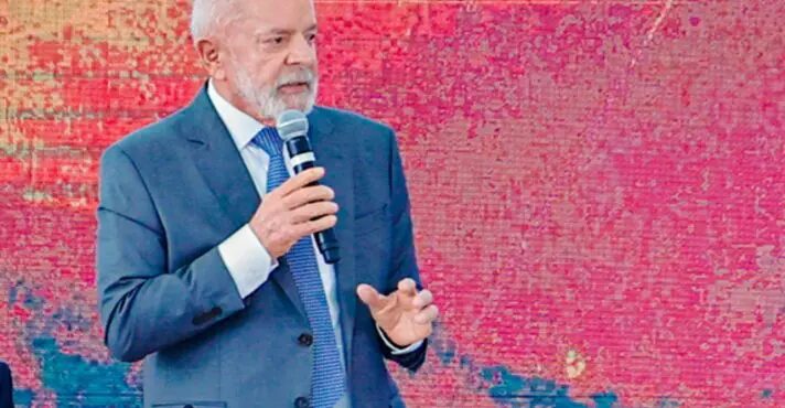 Lula reclama de ministros e cobra entrega de trabalhos