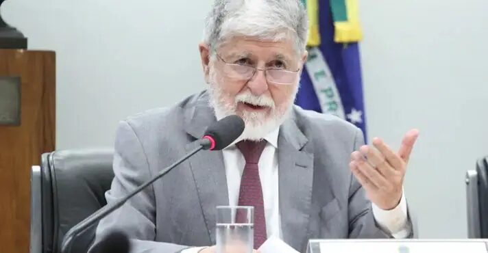 Amorim diz que Brasil vive ‘mal-estar’ com Venezuela, mas não fala em ditadura