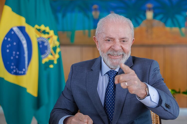 Lula mantém neutralidade com a Venezuela: ‘Maduro não é problema do Brasil’