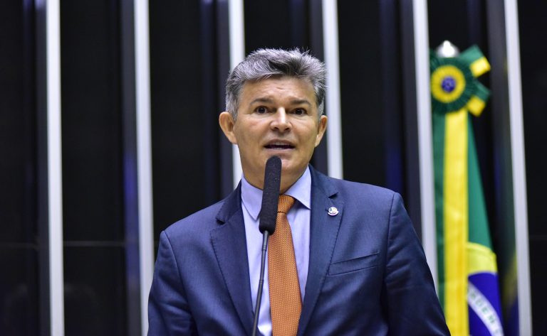 Após proposta de Medeiros, CCJ aprova projeto que prevê voto impresso