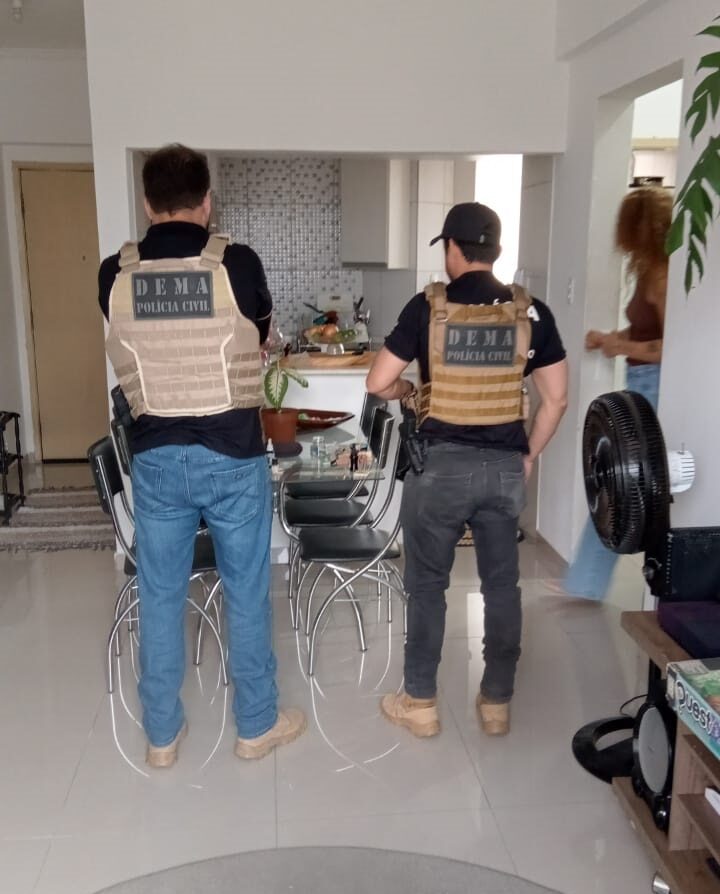 Polícia cumpre 52 mandados para desarticular venda de drogas sintéticas em Cuiabá-MT