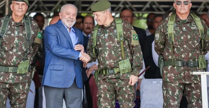 Militares realizaram viagens oficiais para Lisboa e Washington, que custaram R$ 3 milhões