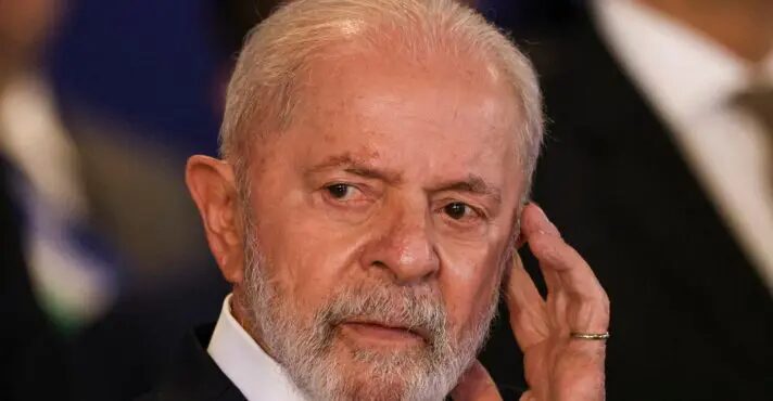 Lula passa por cirurgia às pressas depois de sentir dor de cabeça