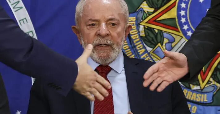 Pimenta diz que Lula não precisa se afastar da Presidência enquanto se recupera