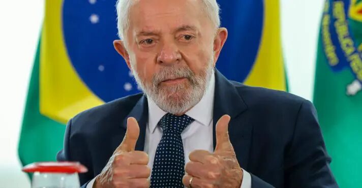 Lula está neurologicamente perfeito depois de 2ª cirurgia, diz equipe médica