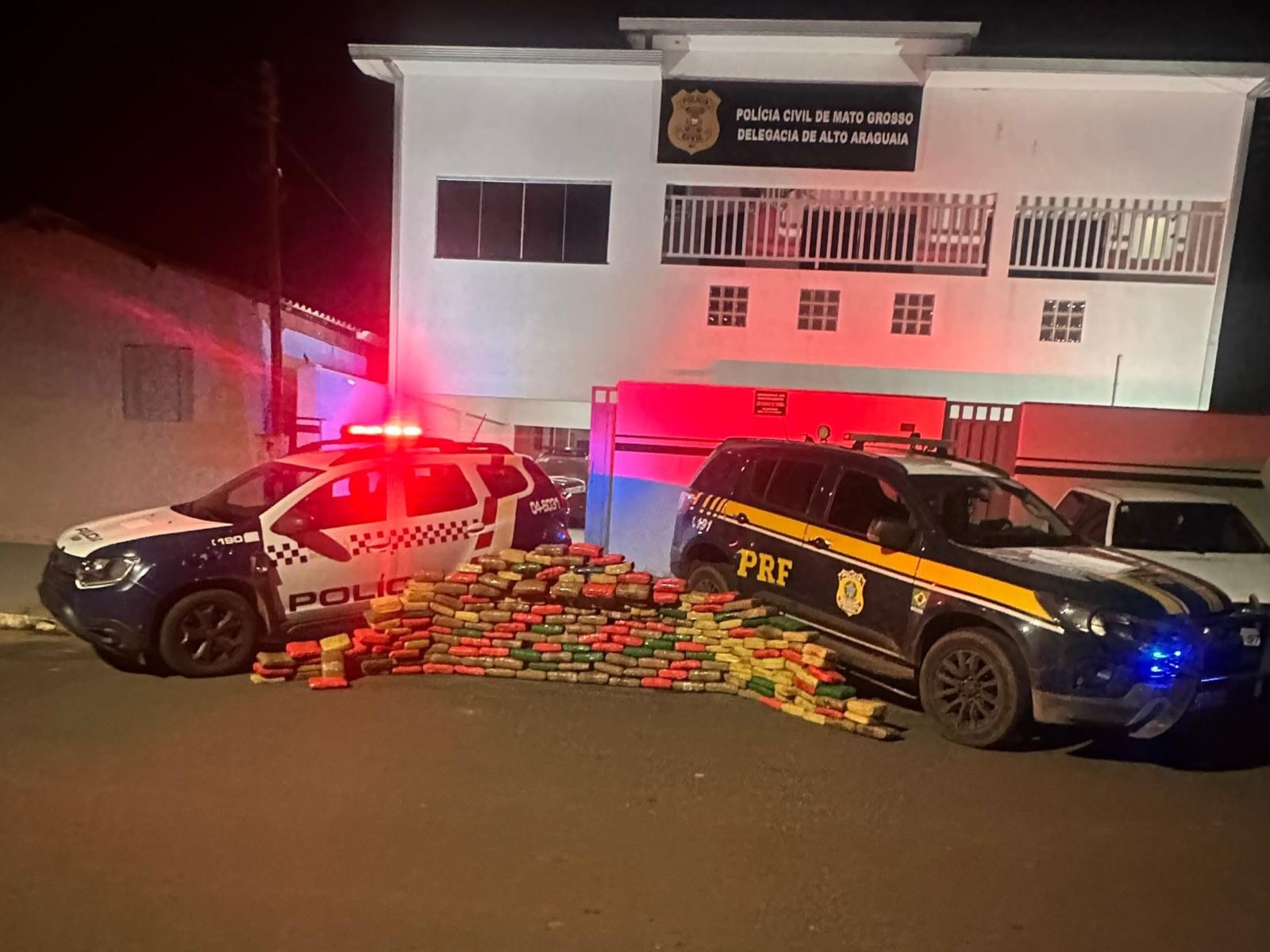 Polícia Militar e PRF apreendem 202 quilos de supermaconha em Alto Araguaia