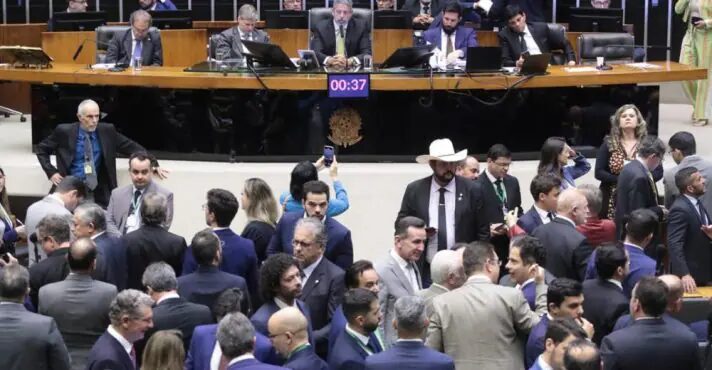 Câmara derruba DPVAT e finaliza votação do 1° projeto do pacote de corte de gastos