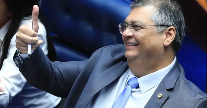 Dino quer resposta da Câmara até as 20h desta sexta-feira para liberar emendas