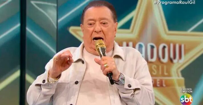 Demitido do SBT, Raul Gil chora em despedida da emissora