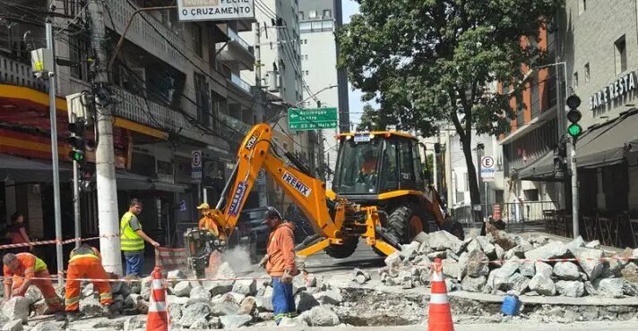 TCU diz que mais da metade das obras públicas no Brasil estão paralisadas