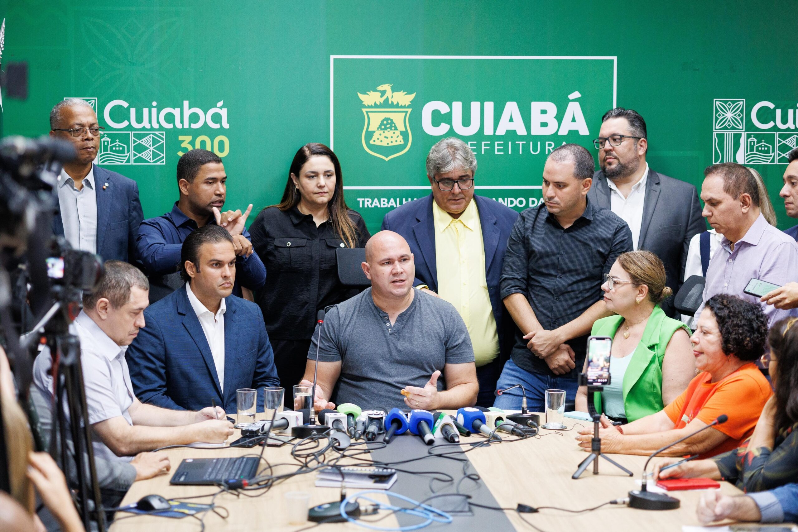 Abilio paga dia 10 salário dos servidores públicos