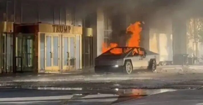 Carro da Tesla explode em frente ao Trump Hotel e deixa 1 morto