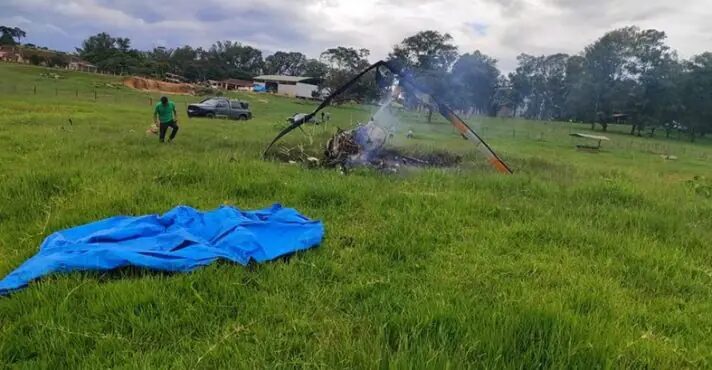 Helicóptero cai em fazenda e deixa 3 mortos em Minas Gerais