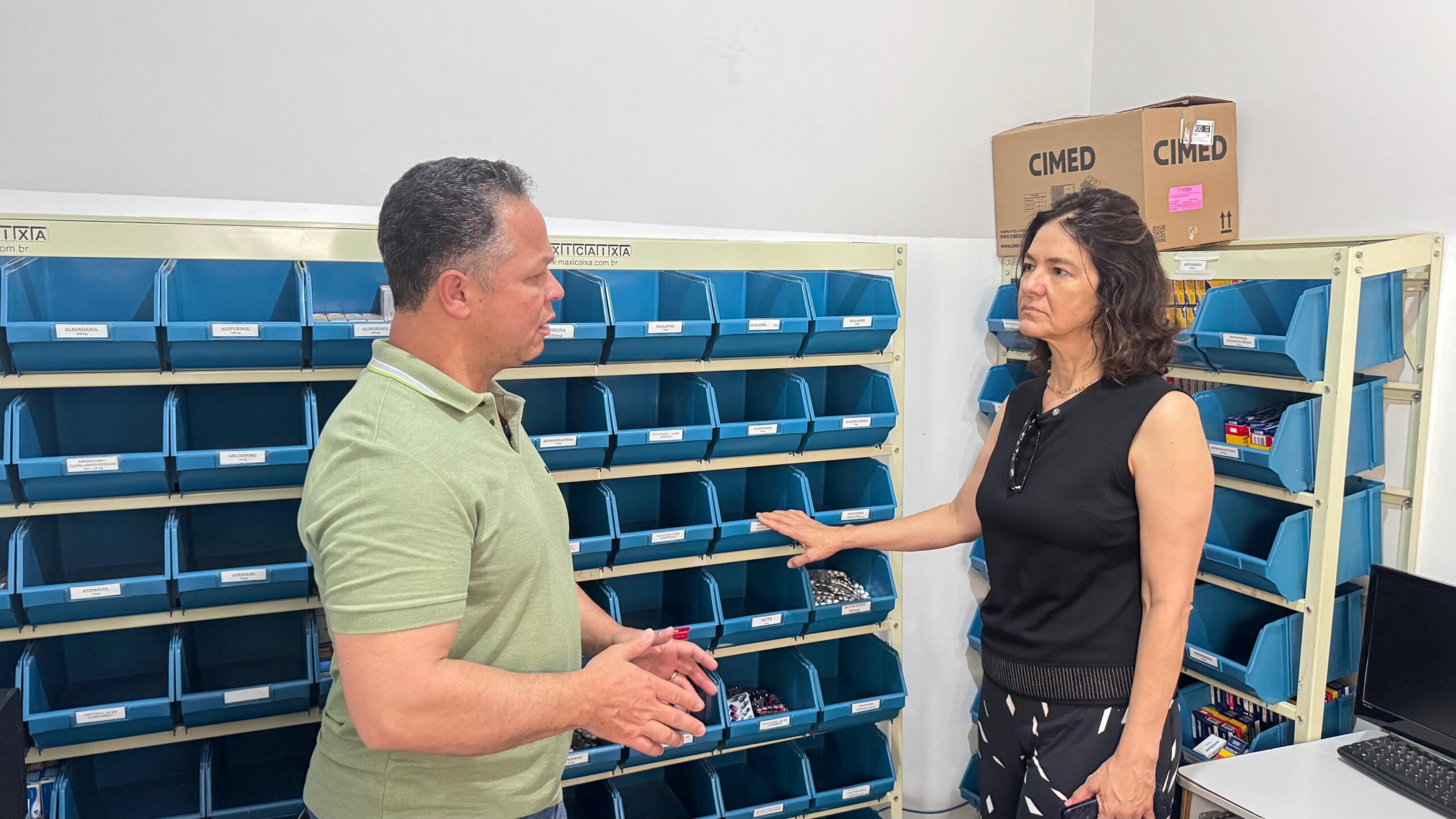 Prefeito Cláudio Ferreira e secretária de Saúde trabalham para reestruturar abastecimento de remédios em Rondonópolis-MT