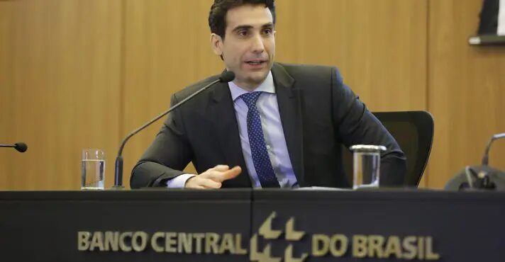 Desconfiança faz Brasil bater recorde na fuga de dólares