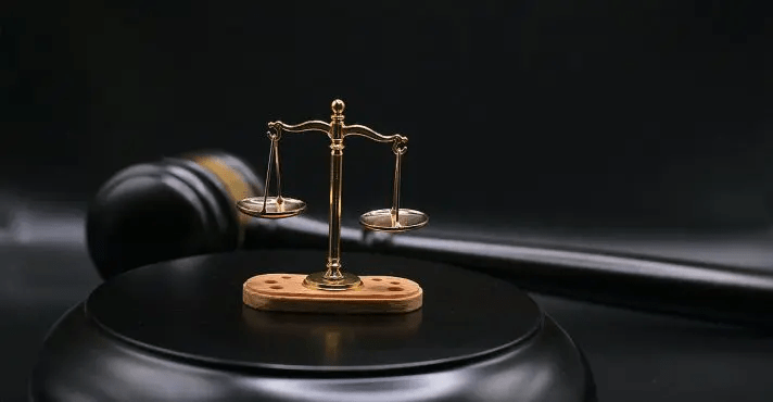 Justiça autoriza jovem a remover nome do pai abusador de seu documento