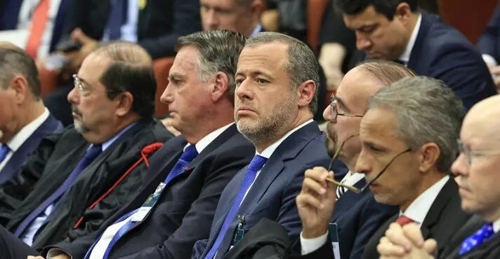 Medida inédita e ilegal: advogado de Bolsonaro critica intimação na UTI