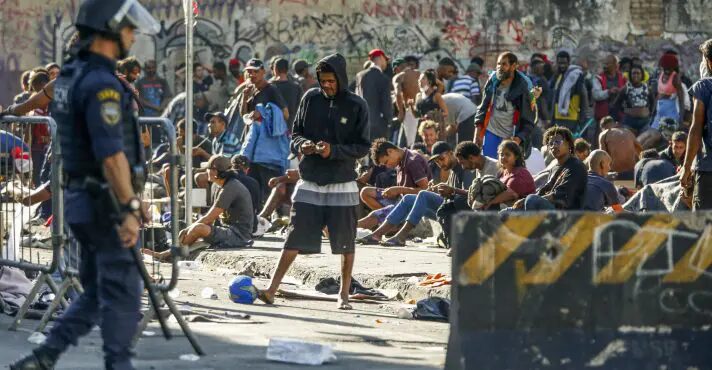 Governo Lula habilitou para prêmio cartilha com dicas sobre como andar com drogas