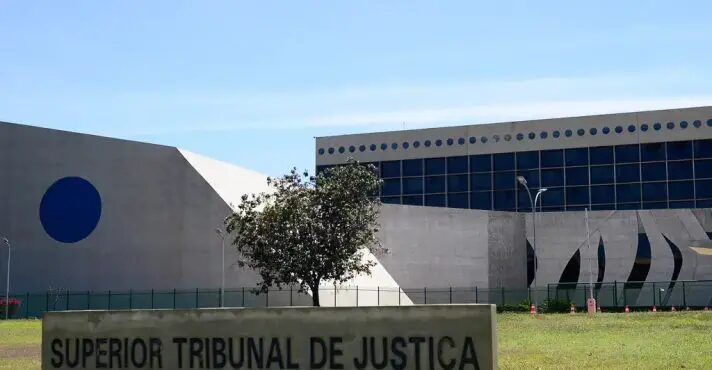 STJ autoriza mudança de registro civil para gênero neutro