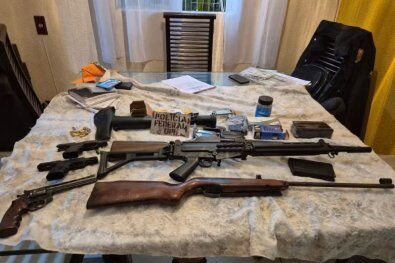 PF apreende fuzis, lança-rojão e explosivos com assassinos de advogado de MT