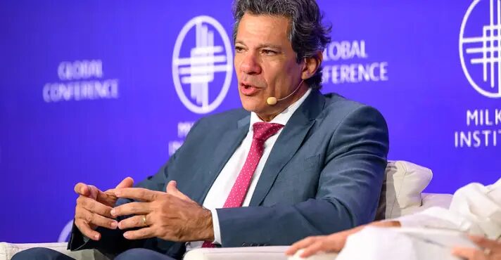 Haddad resiste a recuo no IOF e alerta para risco fiscal
