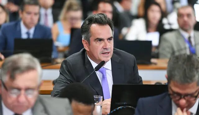 Ciro Nogueira nega apoio de Bolsonaro e Torres ao 8/1