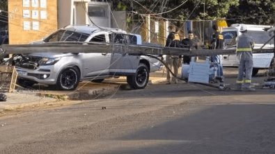 Perseguição com acidente e morte no trânsito deixa bairro sem energia em MT