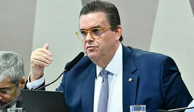 INSS pode ter cobrado até R$ 3 bilhões em descontos irregulares, diz ministro