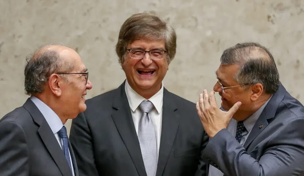 Ex-ministro de Jair Bolsonaro é o novo alvo da PGR e PF; entenda