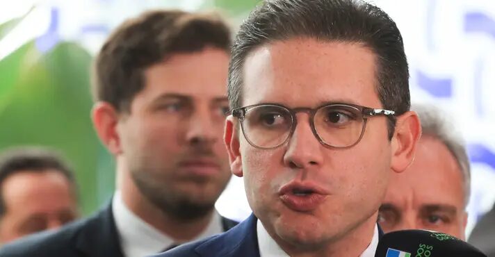 Motta propõe salário duplo a parlamentares aposentados em exercício de mandato