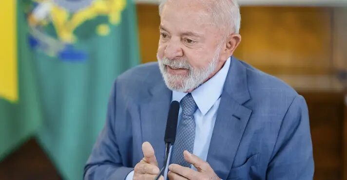 Lula aciona STF por crédito fora do teto para pagar vítimas de fraude