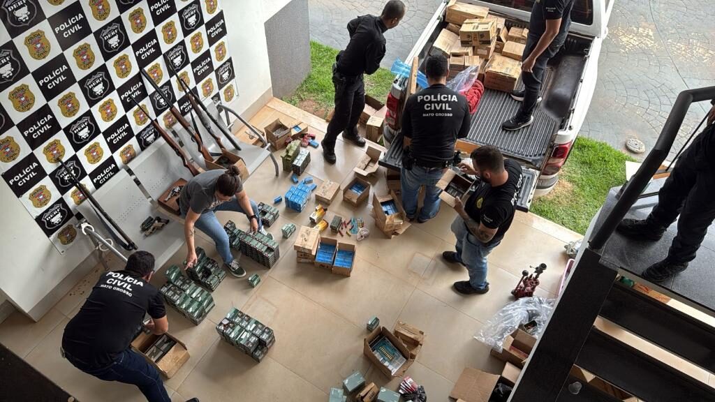 Dez armas e 44 mil munições foram apreendidas em operação da Polícia Civil em Rondonópolis