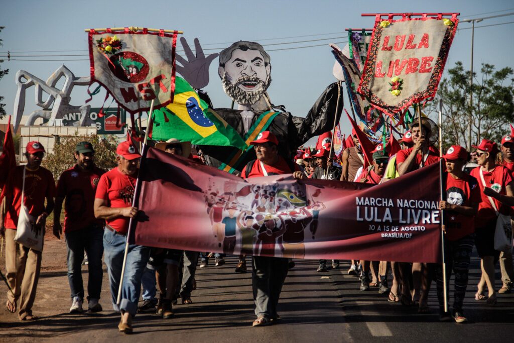 MST denuncia maquiagem nos dados da reforma agrária; governo Lula nega
