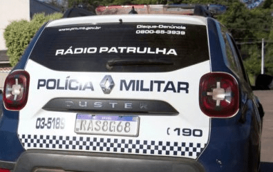 Covarde tenta atropelar ex-mulher e enteado por não aceitar término em MT