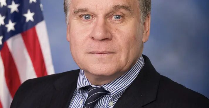 Deputado dos EUA pressiona governo Trump por sanções a Moraes