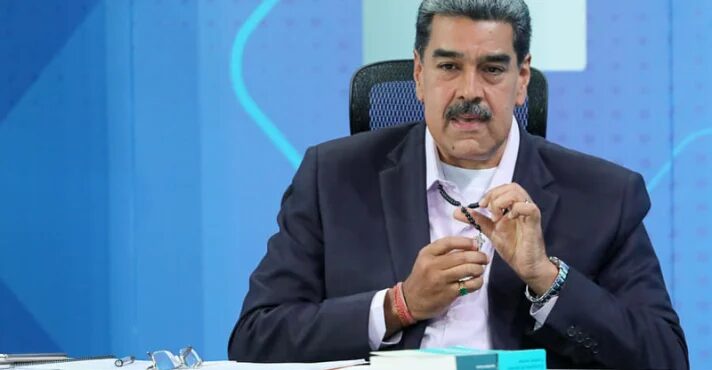 Venezuela condena jovem a 10 anos de prisão por crítica em Facebook